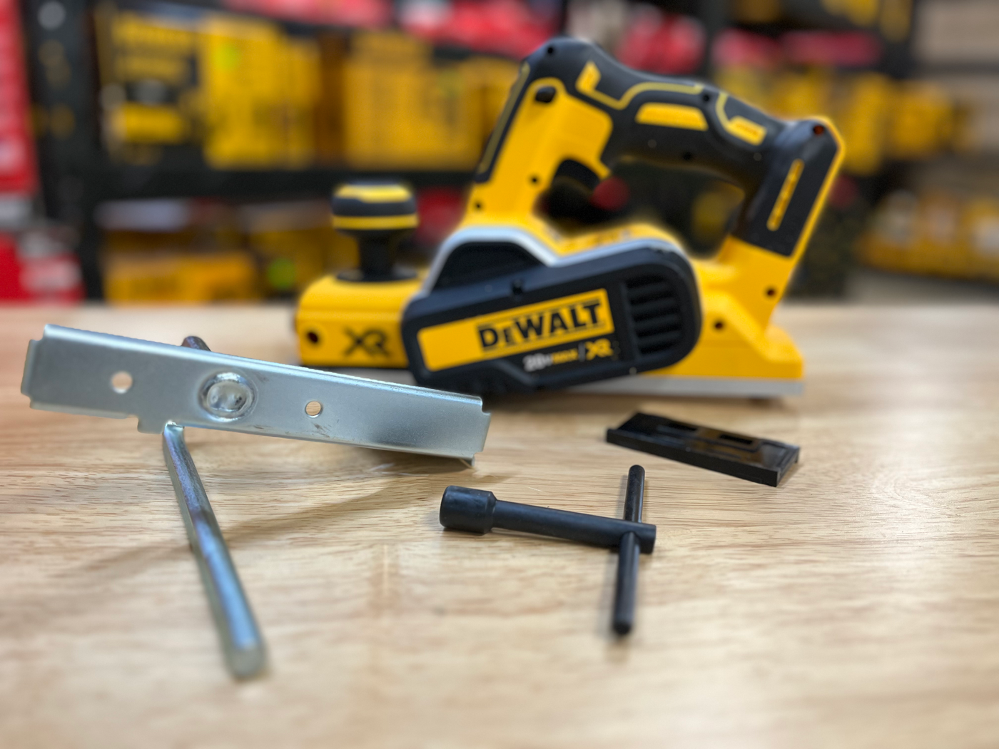 DEWALT 20V MAX XR Cordless Brushless 3-1/4 in. Planer (Tool Only)